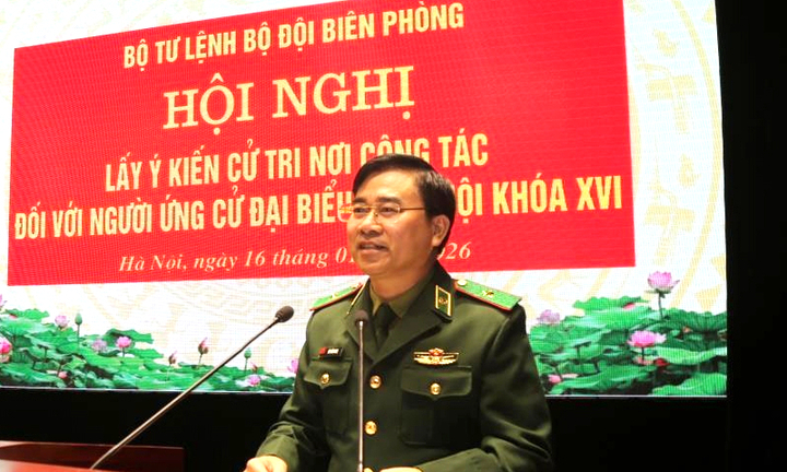 Thiếu tướng Võ Tiến Nghị, Phó Tư lệnh Bộ đội Biên phòng phát biểu tại hội nghị lấy ý kiến của cử tri nơi công tác đối với người dự kiến giới thiệu ứng cử đại biểu Quốc hội khóa XVI.