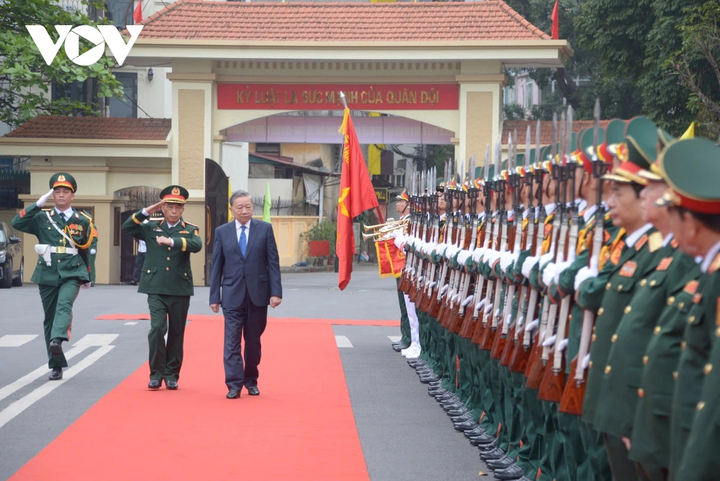 Tổng Bí thư Tô Lâm duyệt đội danh dự Quân đội Nhân dân Việt Nam.