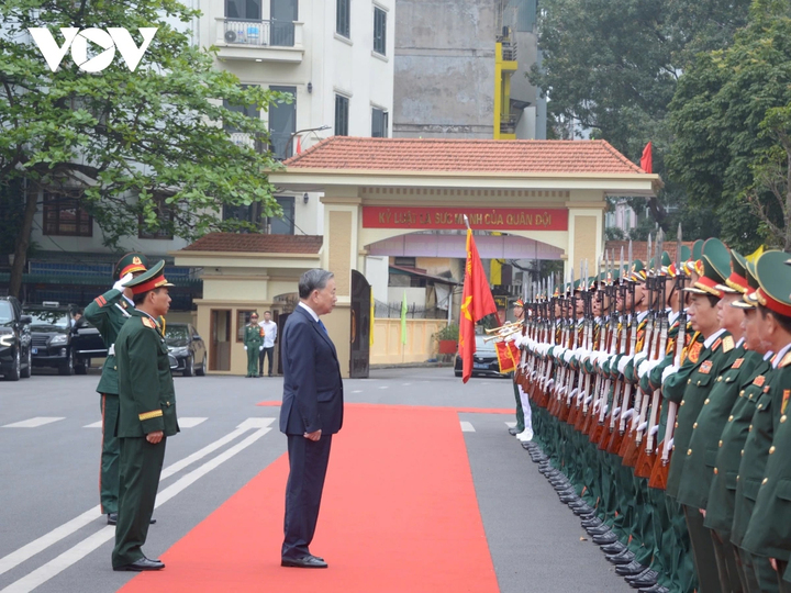 Tổng Bí thư Tô Lâm duyệt đội danh dự Quân đội Nhân dân Việt Nam.