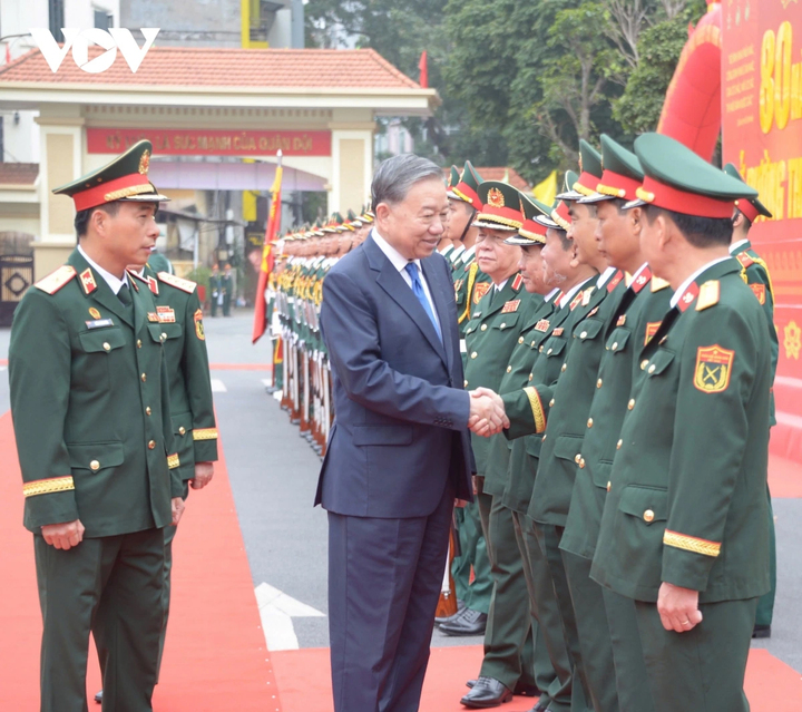 Tổng Bí thư Tô Lâm và lãnh đạo Binh chủng Công binh.