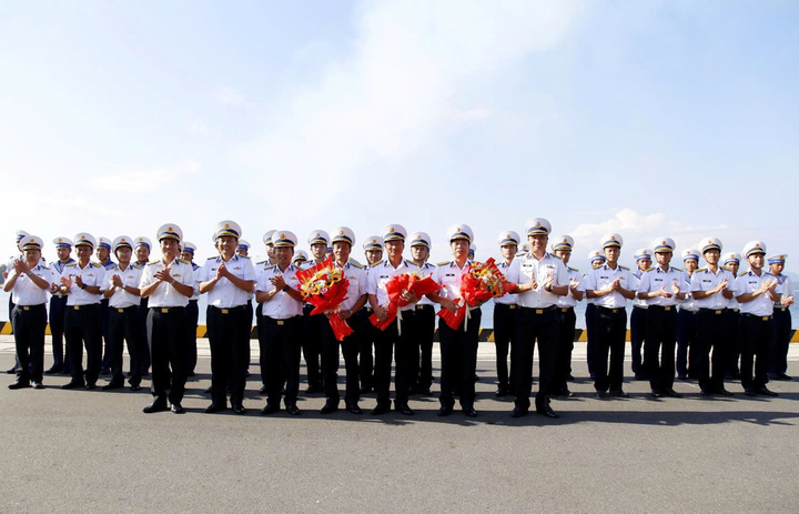 Hải quân Việt - Trung huấn luyện bắn đạn thật chống cướp biển - 2