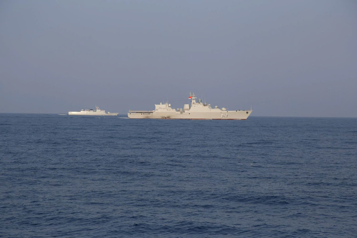 Hải quân Việt - Trung huấn luyện bắn đạn thật chống cướp biển - 4