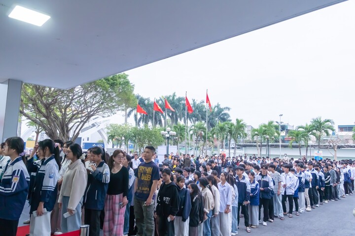 Thí sinh dự thi HSA 2026 tại điểm thi Trường Đại học Thái Bình.