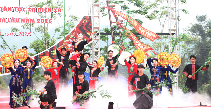 Những tiết mục nghệ thuật tại lễ khai mạc ngày hội Văn hóa, thể thao các dân tộc xã Điền Xá lần thứ I - Chợ phiên văn hóa vùng cao Hà Lâu năm 2026.