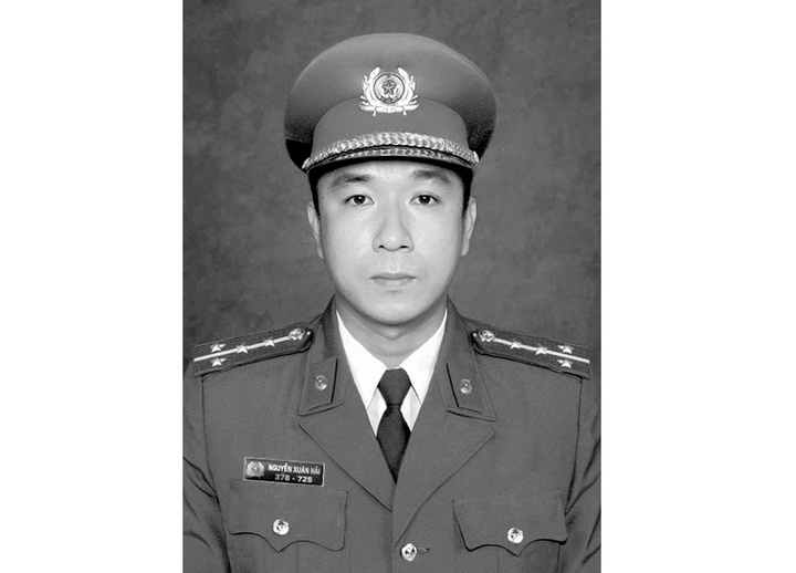 Bộ trưởng Bộ Công an ký quyết định truy thăng cấp bậc hàm Thiếu tá đối với Đại úy Nguyễn Xuân Hải đã hy sinh trong khi làm nhiệm vụ.