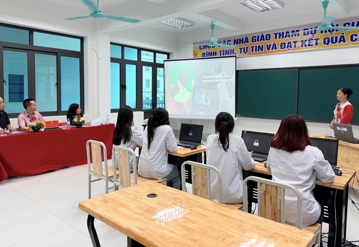 Ngành Công nghệ kỹ thuật và Công nghệ thông tin.