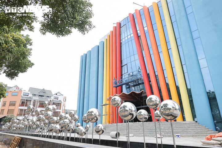 Dù chưa có thông tin chính thức về thời điểm đưa vào sử dụng, diện mạo ngày càng rõ nét của công trình cho thấy dự án đang tiến gần tới giai đoạn hoàn tất.