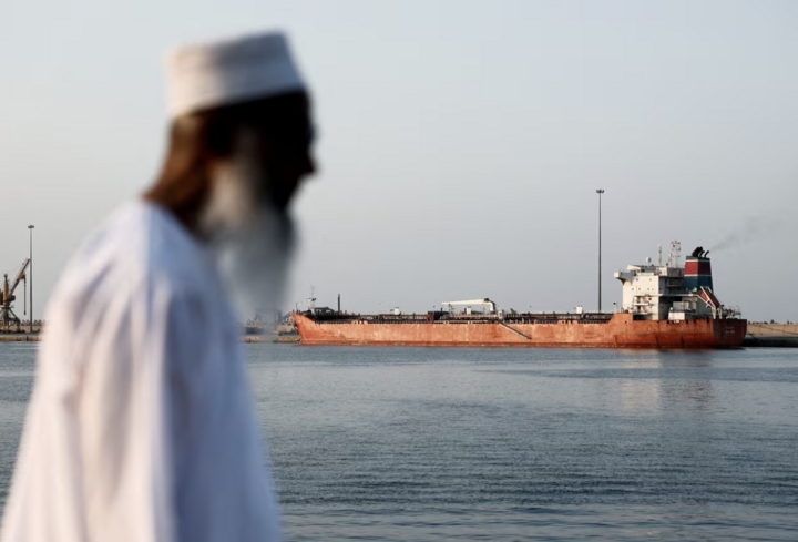 Tàu chở dầu Callisto đang neo đậu tại cảng Sultan Qaboos ở Muscat, Oman. (Ảnh: Rueters)