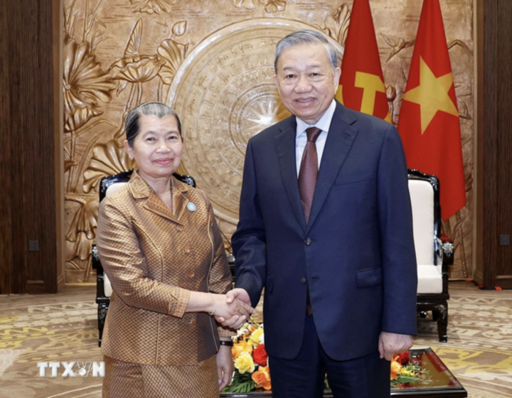 Tổng Bí thư Tô Lâm tiếp bà Men Sam An - Phó Chủ tịch Đảng Nhân dân Campuchia, Chủ tịch Hội đồng Quốc gia Mặt trận Đoàn kết Phát triển Tổ quốc Campuchia. (Ảnh: Thống Nhất/TTXVN)