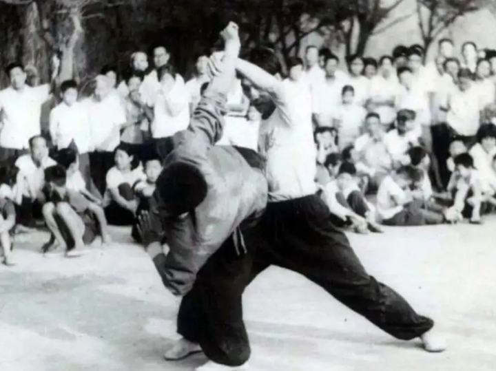 Bát Cực quyền chủ yếu sử dụng lối đánh cự ly gần