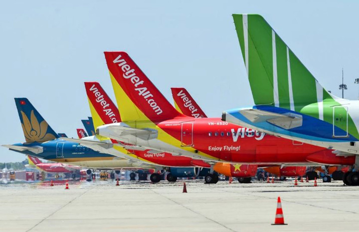 Máy bay của các hãng hàng không Việt Nam tại Cảng Hàng không quốc tế Nội Bài.