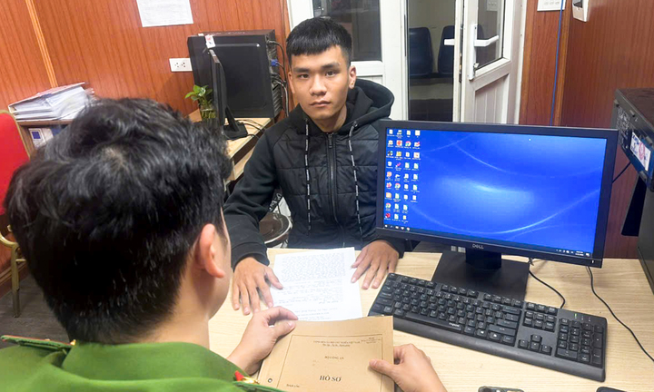 Nguyễn Văn Khuyến tại cơ quan công an. (Ảnh: CACC)