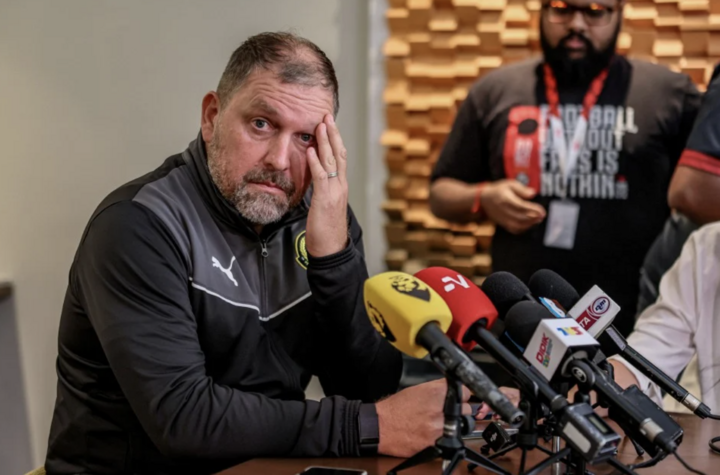 HLV trưởng đội tuyển Harimau Malaya Peter Cklamovski tham dự buổi họp báo trước trận đấu với Việt Nam vào ngày 31/3. (Nguồn: Berita Harian)