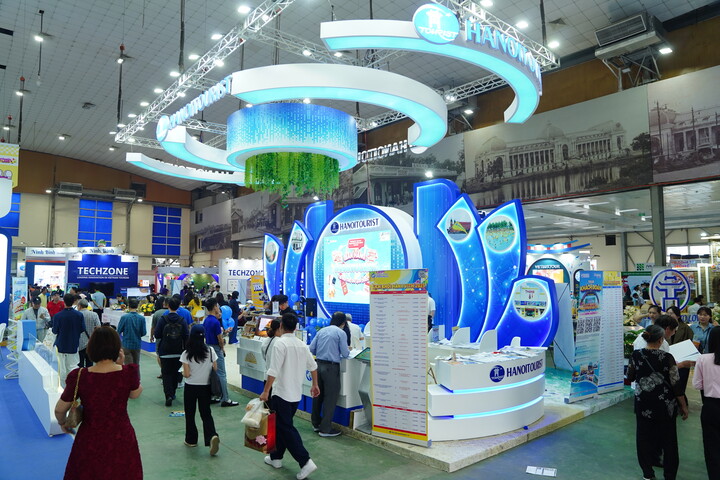 Các gian hàng tại Hội chợ VITM Hà Nội 2025.