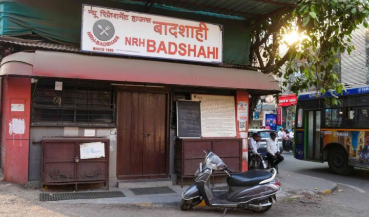 Một nhà hàng ở Ấn Độ phải đóng cửa vì hết khí đốt. (Ảnh: Indian Express)