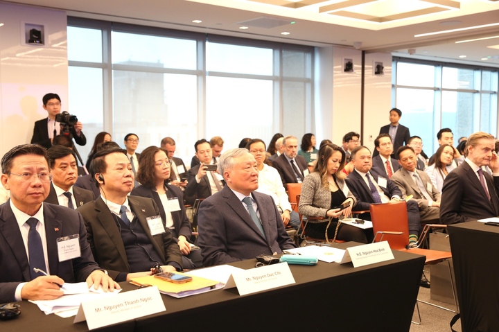 Phó Thủ tướng Thường trực Chính phủ Nguyễn Hòa Bình dự Tọa đàm doanh nghiệp Việt Nam - Hoa Kỳ. (Ảnh: VGP/Nguyễn Hoàng)