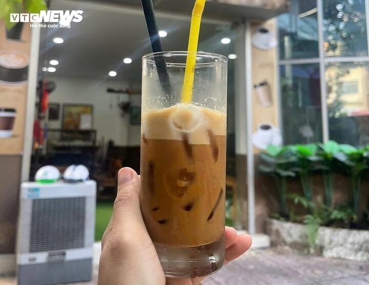 Khi dùng cà phê vượt quá ngưỡng, đặc biệt ở liều rất cao có thể trở thành yếu tố nguy cơ thúc đẩy các biến cố tim mạch cấp tính.