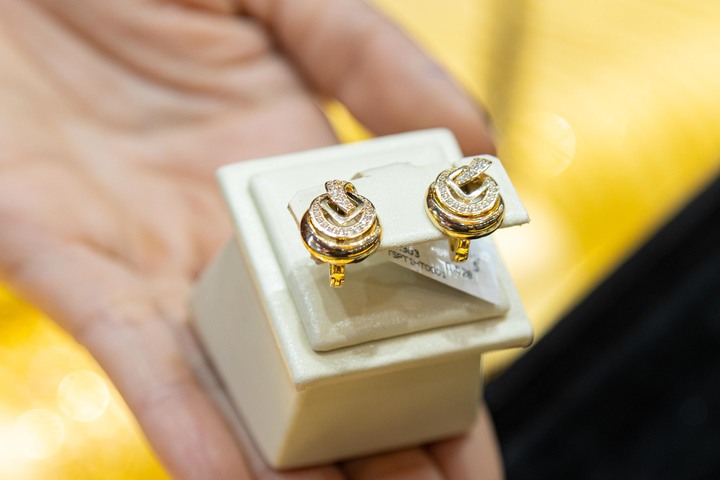 Giá vàng hôm nay tiếp tục lao dốc. (Ảnh: Minh Đức).