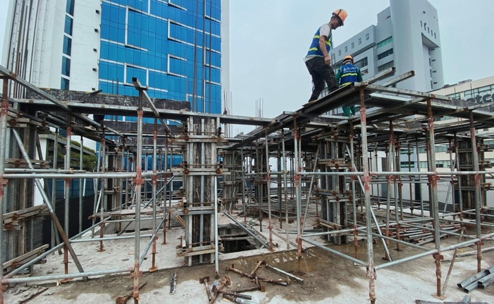 Chi phí xây dựng đội lên, người dân lo méo mặt. (Ảnh: Thành Tâm).