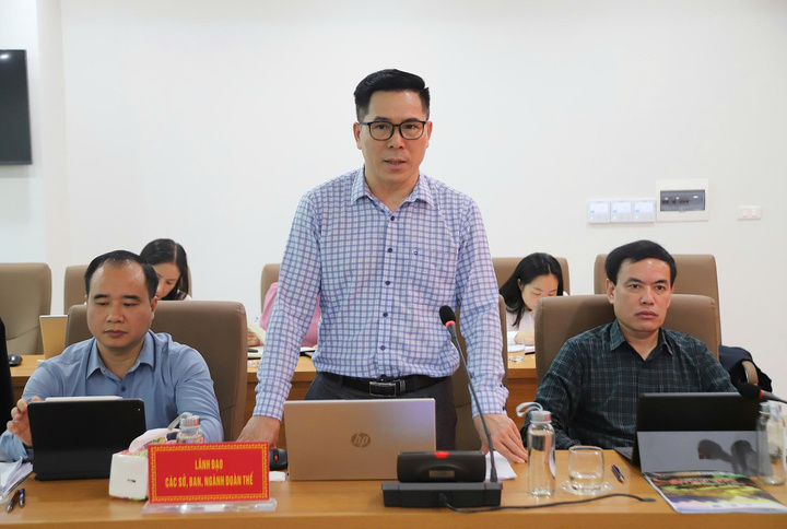 Lãnh đạo các Sở, ngành tỉnh Cao Bằng phát biểu tại buổi làm việc