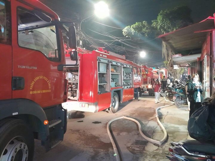 Lực lượng chức năng nhanh chóng có mặt tại hiện trường.