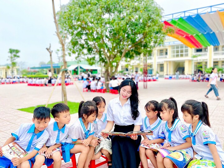 Đại biểu Lo Thị Bảo Vy hiện đang là giáo viên Trường Tiểu học Quỳnh Lập A, phường Tân Mai, tỉnh Nghệ An. (Ảnh NVCC)
