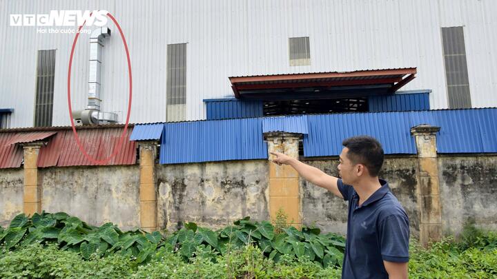 Người dân xung quanh nhà máy bức xúc vì tiếng ồn lớn ở hệ thống quạt thông gió của công ty ảnh hưởng tới sức khỏe và công việc.