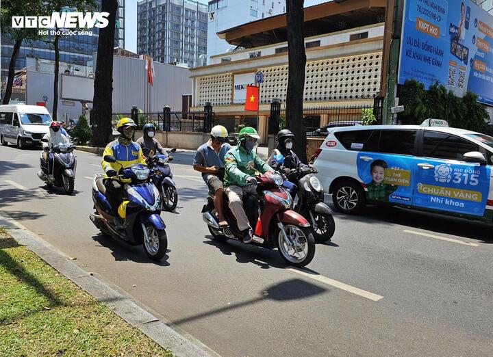 Mỗi cuốc xe được các tài xế tính toán kỹ lưỡng nhằm giảm chi phí nhiên liệu.