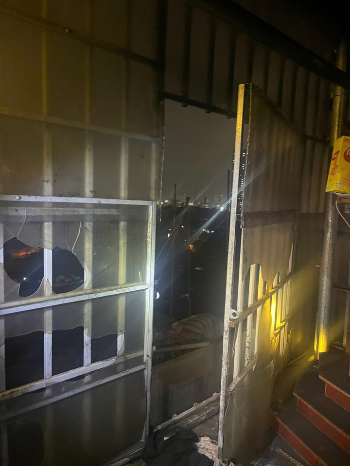 7 người được kịp thời được giải cứu.