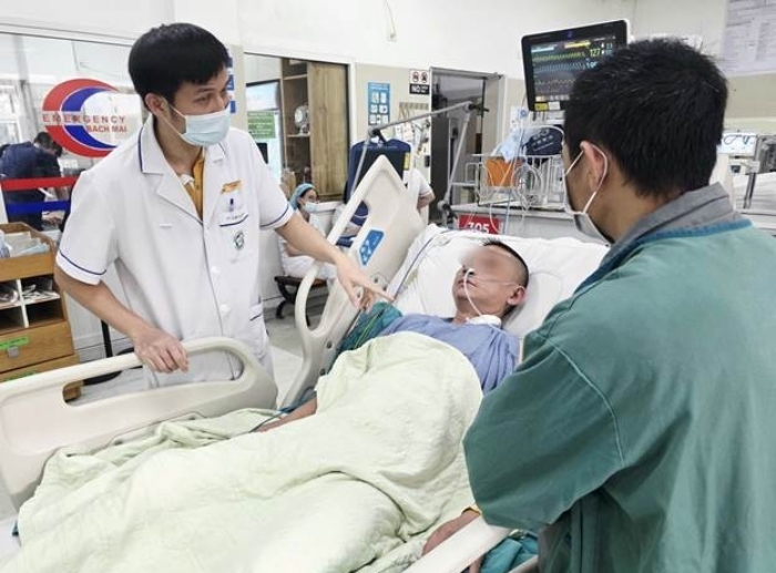 Người bệnh tỉnh táo, rút ống nội khí quản và hồi phục hoàn toàn không để lại di chứng.