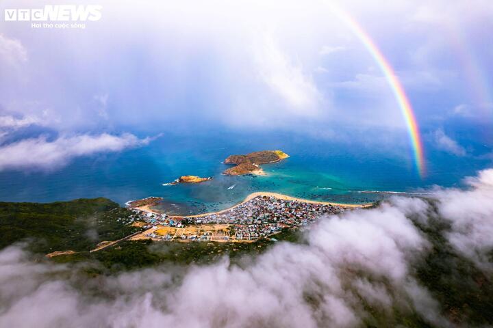 Phố biển Quy Nhơn đang tăng tốc mạnh mẽ, trở thành một trong những điểm sáng mới của du lịch Việt.