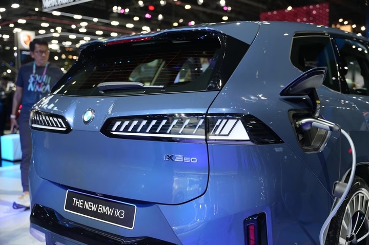 Cận cảnh diện mạo của BMW iX3 tại triển lãm ô tô Bangkok - 4