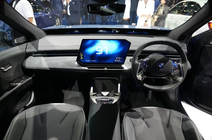 Cận cảnh diện mạo của BMW iX3 tại triển lãm ô tô Bangkok - 3