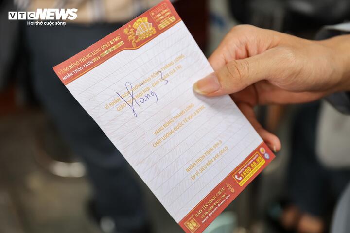 Bảo Tín Minh Châu mở cửa trở lại, khách được mua tối đa 2 chỉ, nhận vàng ngay - 6