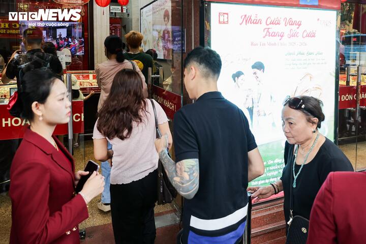Bảo Tín Minh Châu mở cửa trở lại, khách được mua tối đa 2 chỉ, nhận vàng ngay - 10