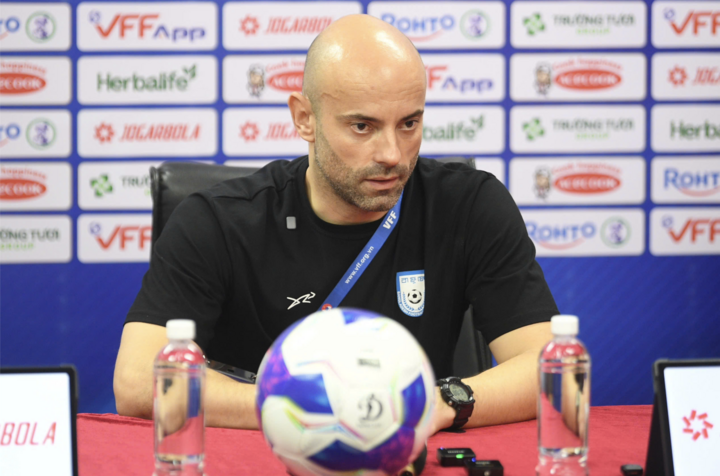 HLV trưởng Javier Cabrera của Bangladesh. (Ảnh: Đắc Huy)