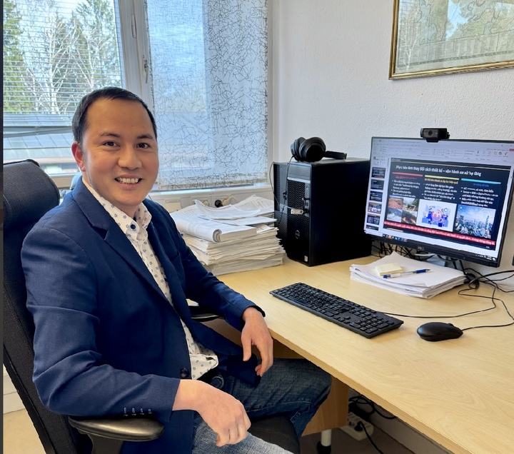 TS Phạm Anh Tuấn tốt nghiệp Đại học Bách khoa Đà Nẵng năm 2014, giảng dạy tại trường đến năm 2016 trước khi giành học bổng và trải qua hành trình học tập tại các quốc gia Pháp, Nhật Bản, Vương quốc Anh và Thụy Điển.