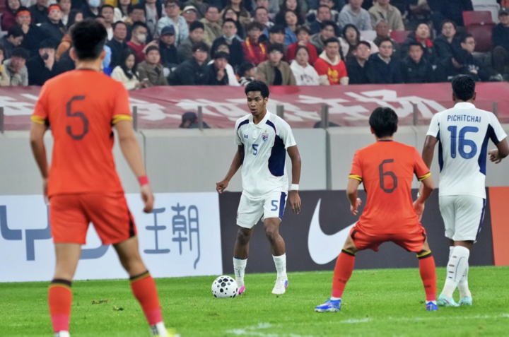 Trung Quốc hòa 2-2 với U23 Thái Lan.