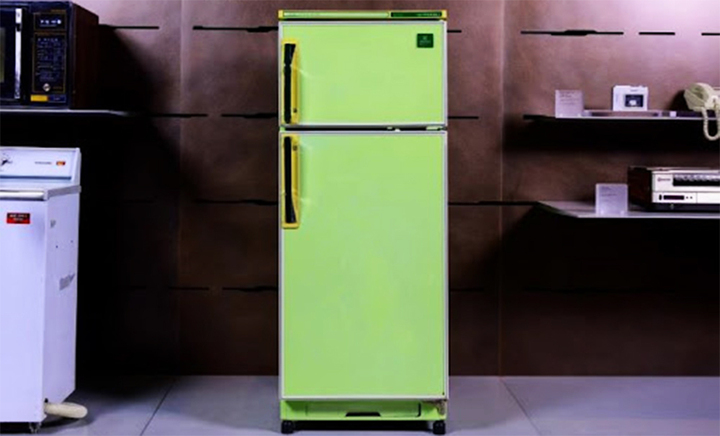 Người đàn ông đem tủ lạnh bán phế liệu, không ngờ mẹ già giấu vàng trong đó. (Ảnh minh họa)