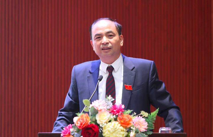 Ông Nguyễn Đình Khuyến, Bí thư Đảng ủy, Chủ tịch HĐND phường Tây Hồ phát biểu. (Ảnh: Ngọc Tú)