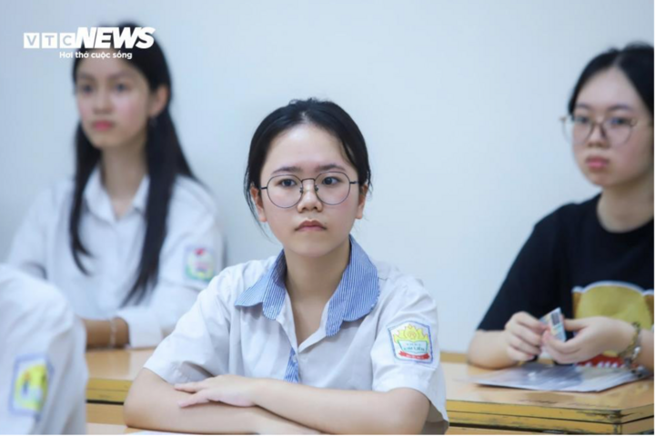 Dù đã có nhiều chính sách khuyến khích nhưng giáo dục nghề nghiệp vẫn chưa thực sự thu hút học sinh, trong khi cuộc đua vào THPT công lập ngày càng căng thẳng. (Ảnh minh họa)