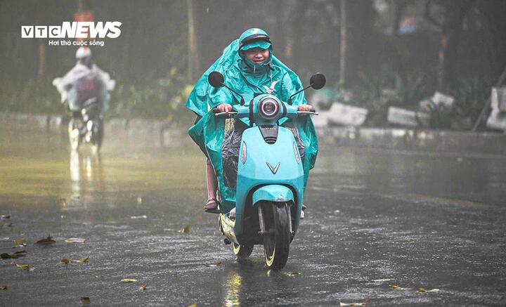 Ngày 28/3, Hà Nội mưa nhỏ, mưa phùn lúc sáng sớm. (Ảnh minh hoạ)