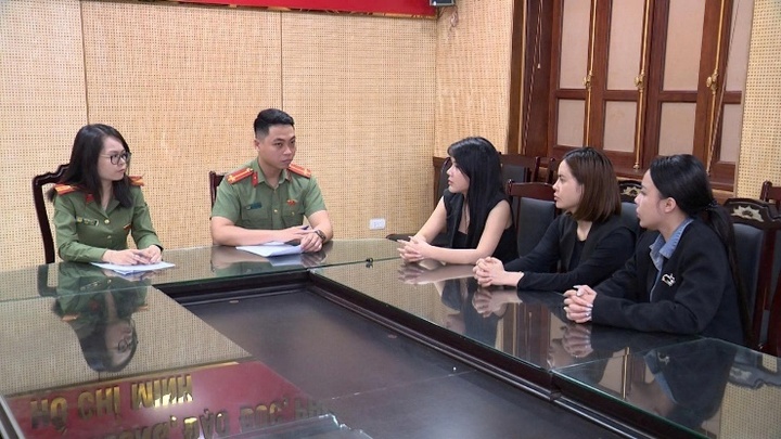 Các đối tượng liên quan đến vụ phòng khám “vẽ bệnh” lừa đảo bị cơ quan công an triệu tập, làm việc để phục vụ công tác điều tra.