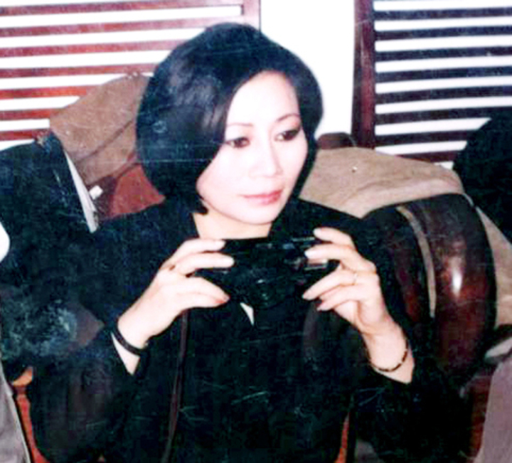 Thành công trong sự nghiệp là thế nhưng bà lại gặp nhiều sóng gió trong đời sống riêng.