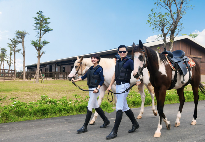 Trải nghiệm cưỡi ngựa từ lâu đã trở thành một phần của đời sống thường nhật tại Vinhomes Royal Island.