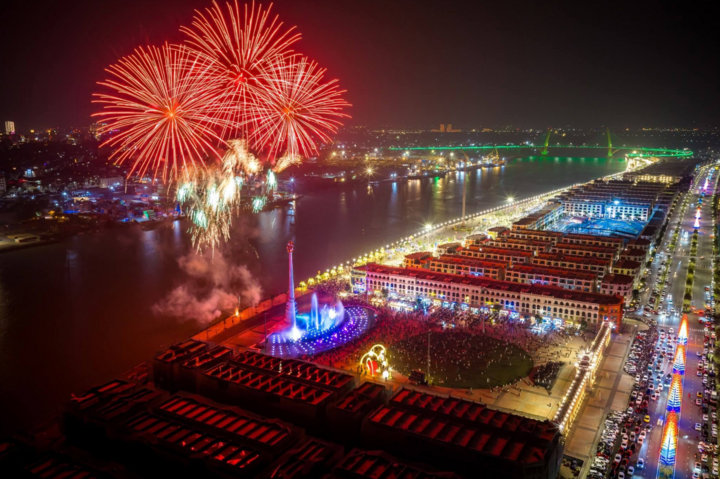 Vinhomes Royal Island đã hình thành cộng đồng cư dân đông đúc, nhịp sống, giao thương sôi động.