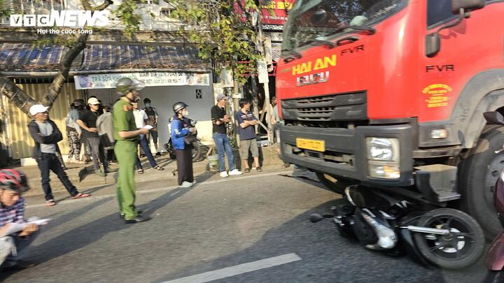 Hiện trường vụ tai nạn làm ông L.V.H (trú đường Phan Bội Châu, phường Thuận Hoá, TP Huế) chết tại chỗ.