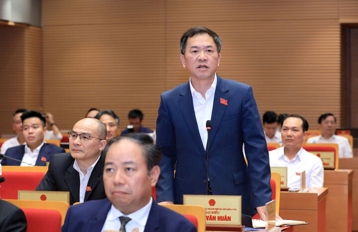 Đại biểu Đàm Văn Huân, Bí thư Đảng ủy xã Ứng Hòa. (Ảnh: HĐND TP Hà Nội)