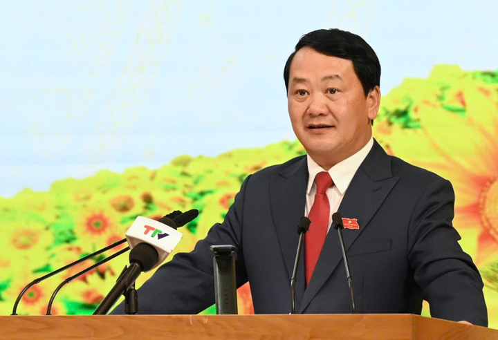 Bí thư Tỉnh ủy Tuyên Quang Hầu A Lềnh phát biểu tại kỳ họp. (Ảnh: Tuyenquang.gov.vn)