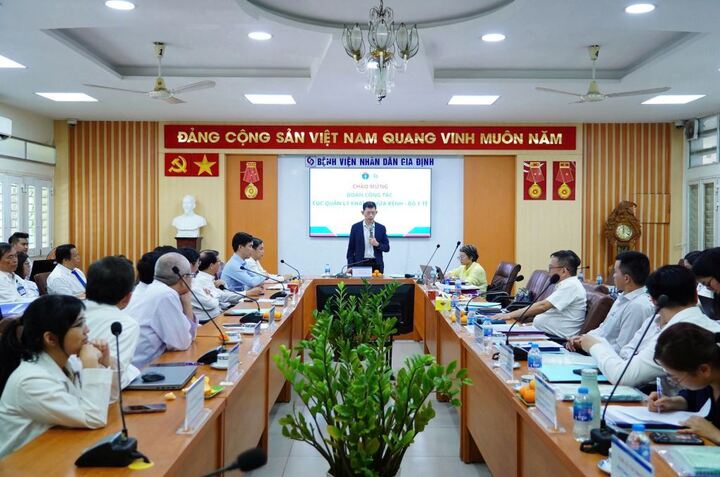 Bệnh viện Nhân dân Gia Định làm việc với đoàn công tác của Cục Quản lý Khám, chữa bệnh - Bộ Y tế. (Ảnh: BVCC)